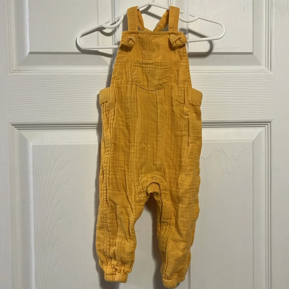 Set of 3 Cat & Jack Romper bundle (6-9mo) - Picture 5 of 10